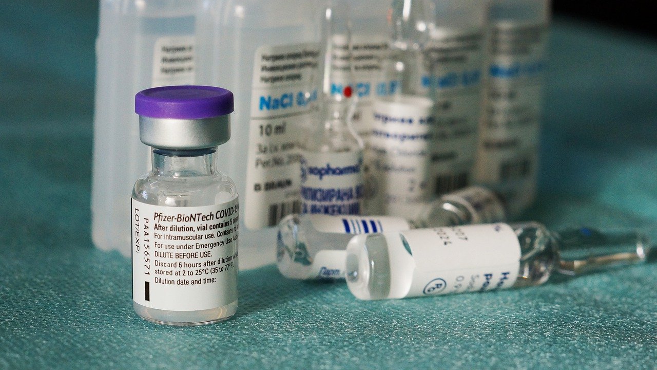 La vacuna de Pzifer- BioNTech se muestra efectiva contra las cepas británica y sudafricana del coronavirus
