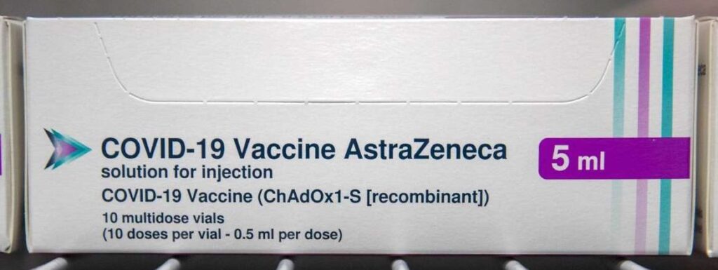 Sudáfrica suspende el uso de la vacuna de AstraZeneca tras ver que ‘no funciona’ contra su variante del virus
