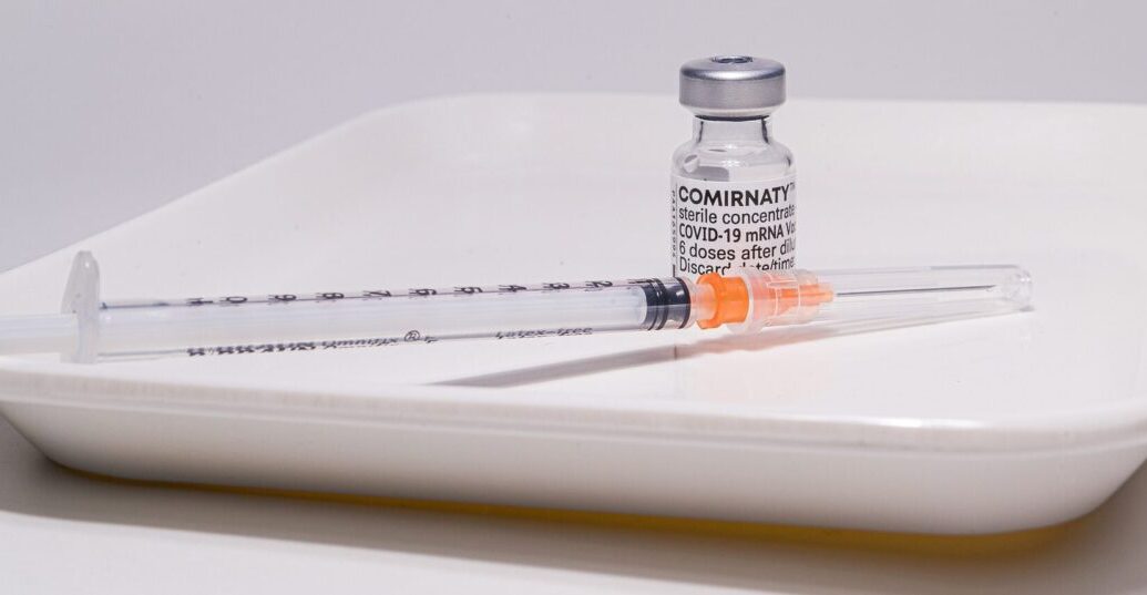 Un estudio prueba que la vacuna de Pfizer protege contra las variantes británica y sudafricana