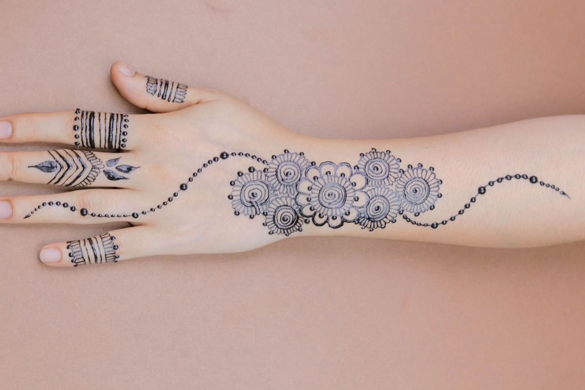 Lawsonia inermis: ¡Cuidado con los tatuajes de henna negra!