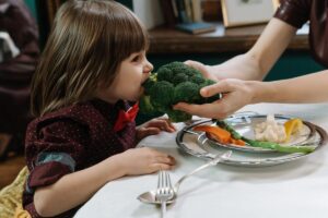 El estudio recoge que los gases que emiten el brócoli son una barrera de consumo entre los niños