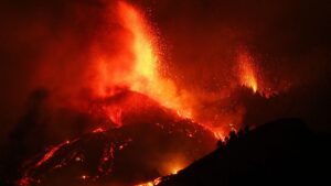 Los gases que se emiten tras las erupciones volcánicas son muy peligrosos para nuestra salud