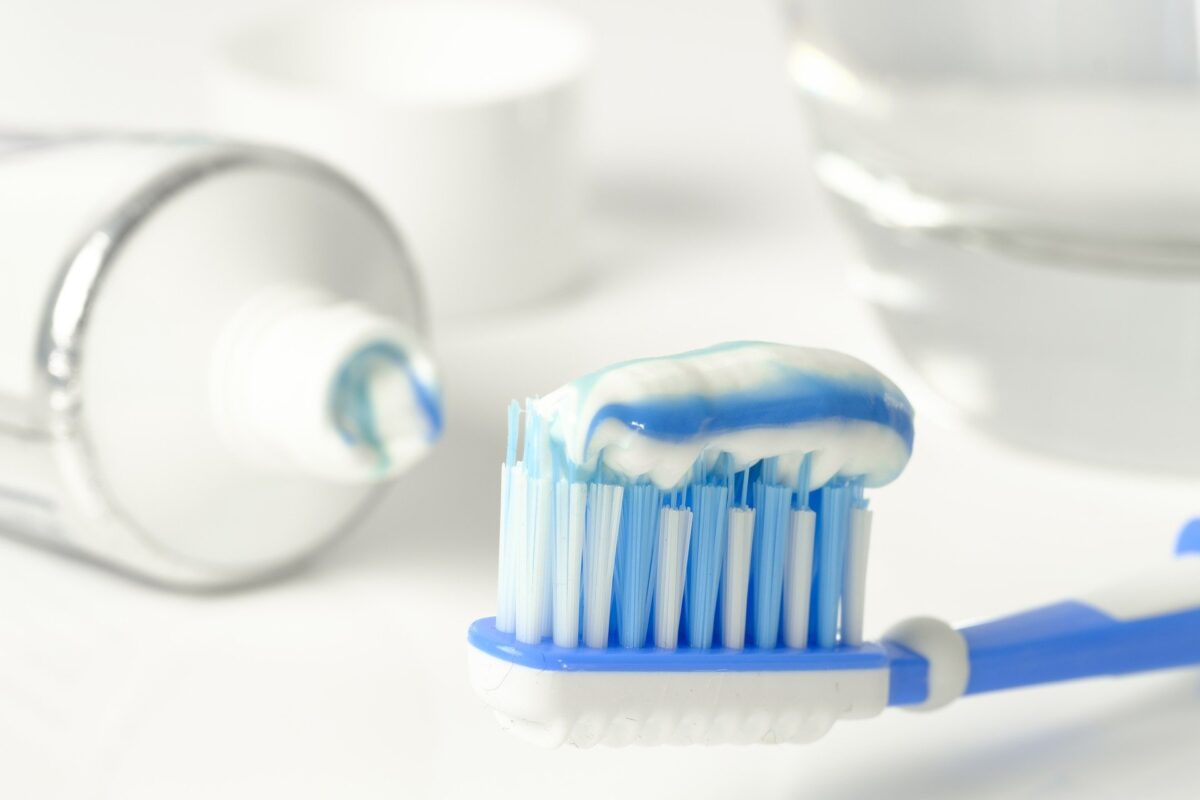¿SABÍAS QUE el cepillo de dientes, la almohada, la nevera, la cadena del wáter… necesitan cuidado especial?